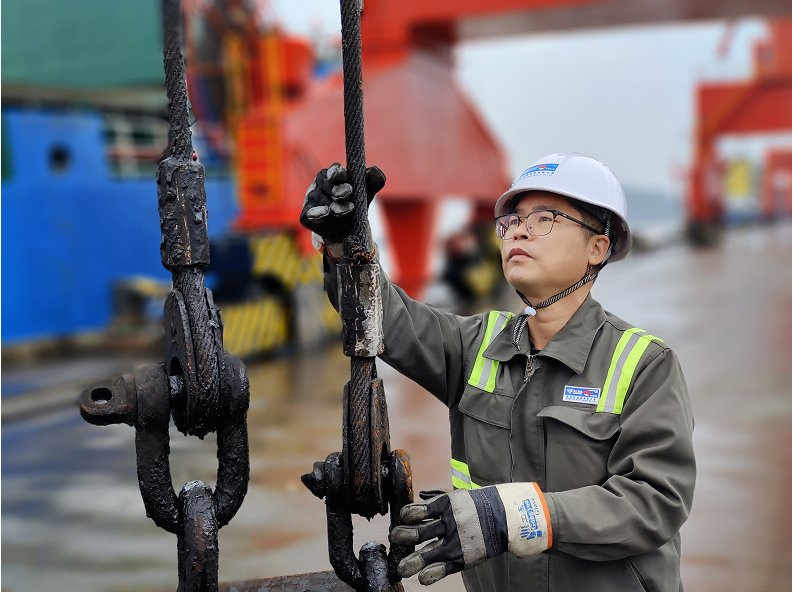 匠心筑梦 载誉前行——潘国波荣膺2025年公司首批“温港工匠”